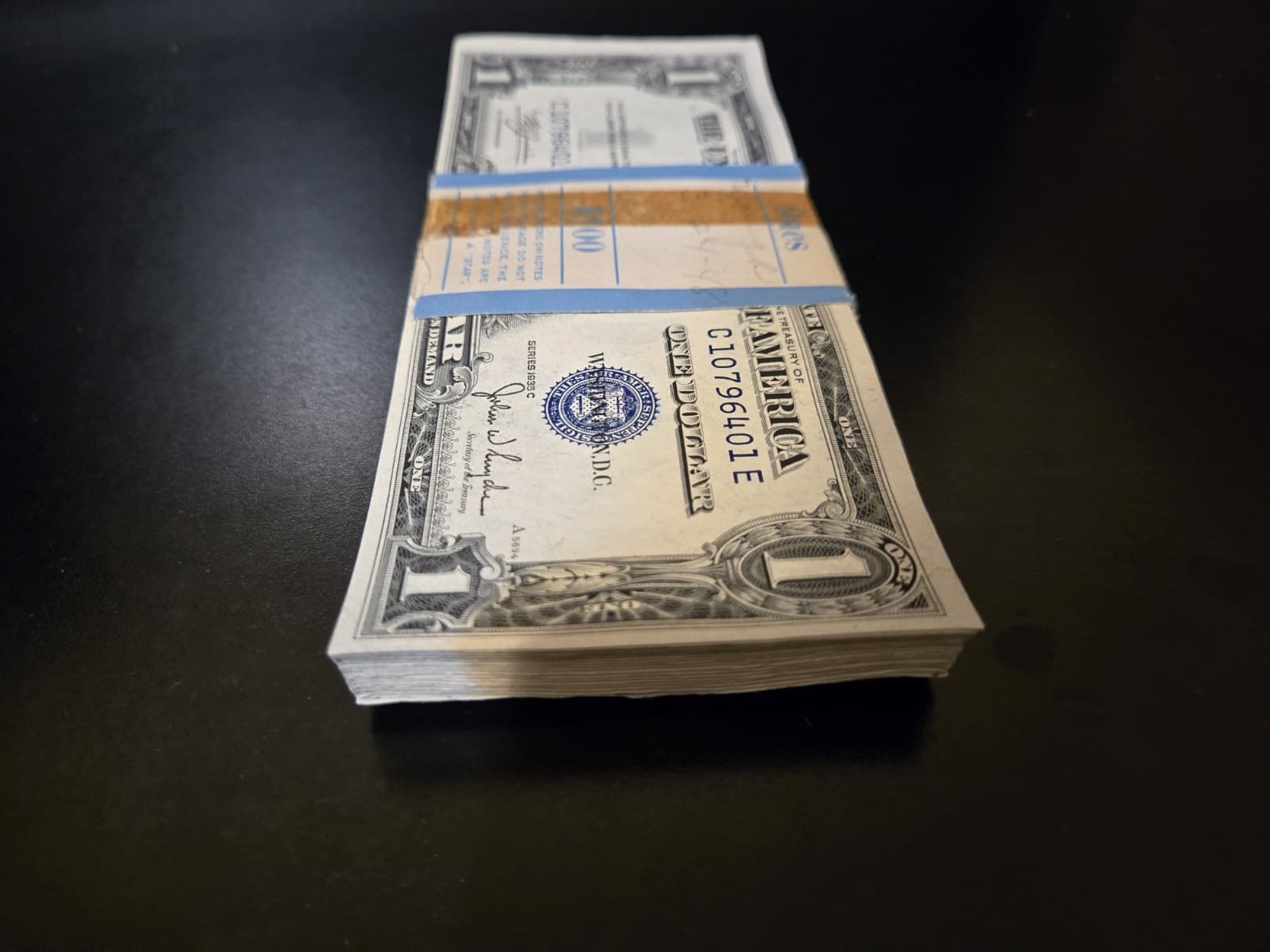 1935-C (2) Sequential Packs -  200 Sequential $1 Silver Certificates No Motto view 5