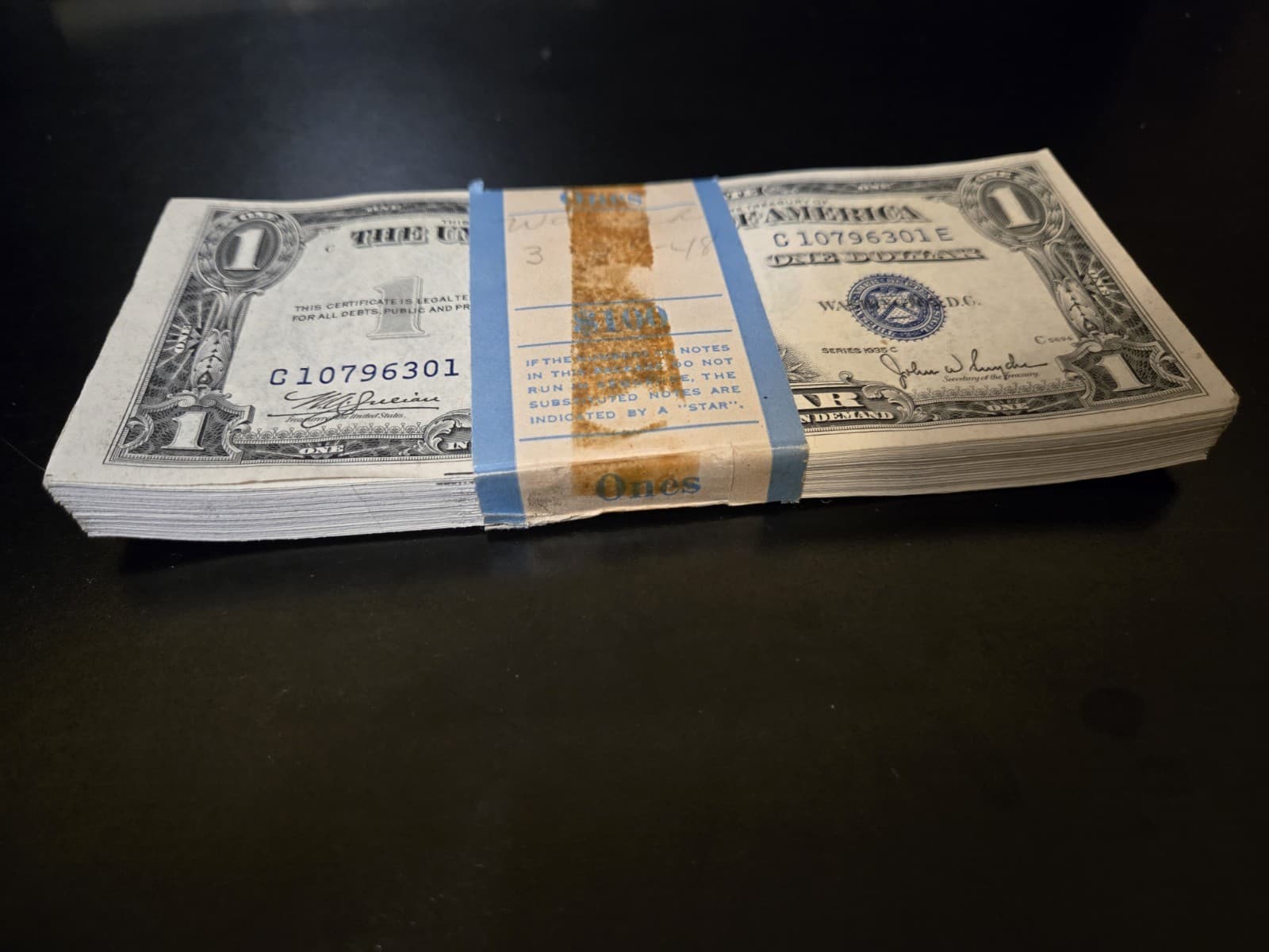 1935-C (2) Sequential Packs -  200 Sequential $1 Silver Certificates No Motto view 7