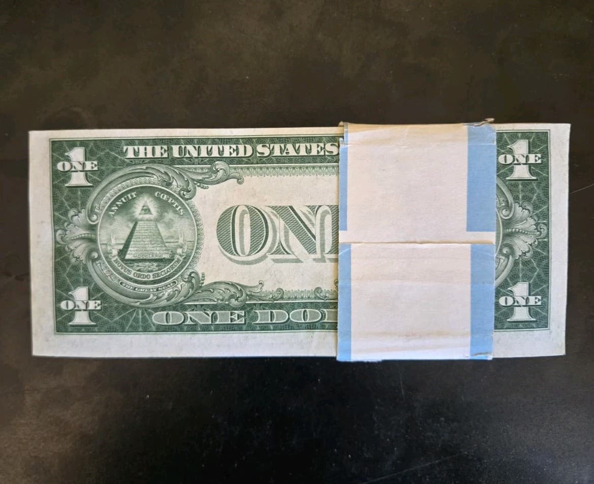 Super Rare 1935-A Pack of  100 Sequential $1 Silver Certificates  No Motto  view 2